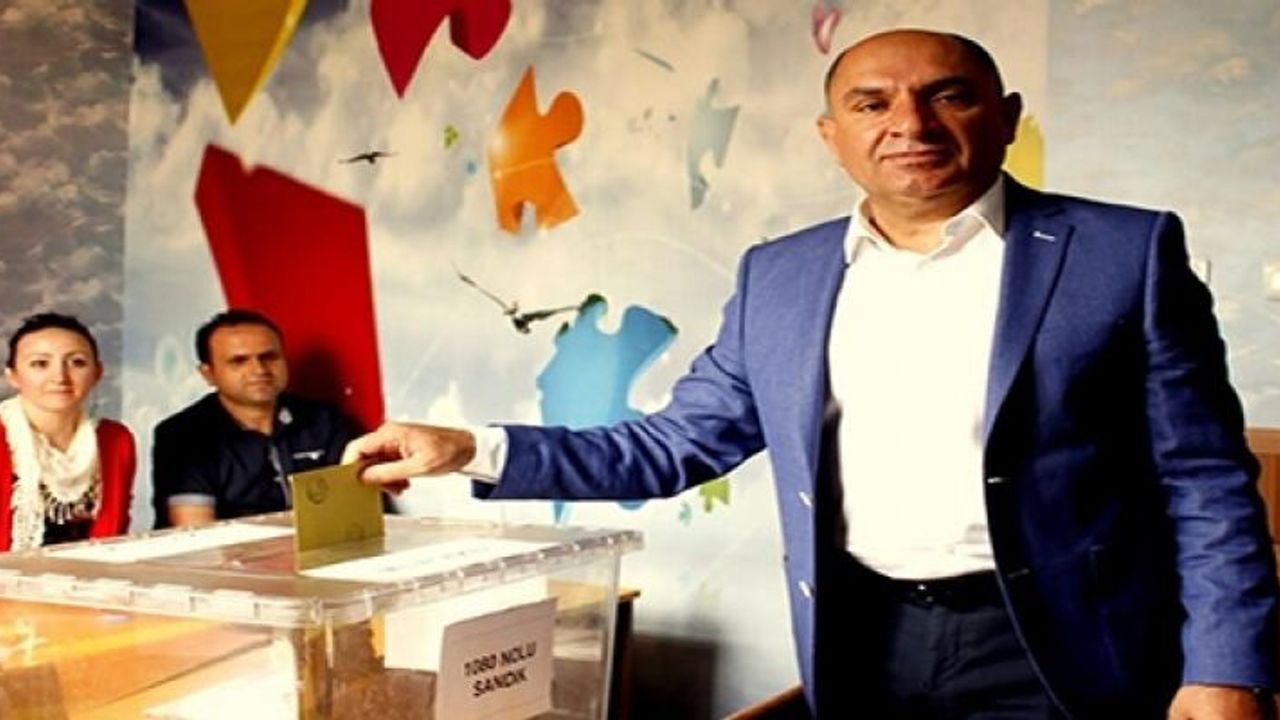 Tahsin Tarhan, Oyunu Gümüşhane'de kullanacak