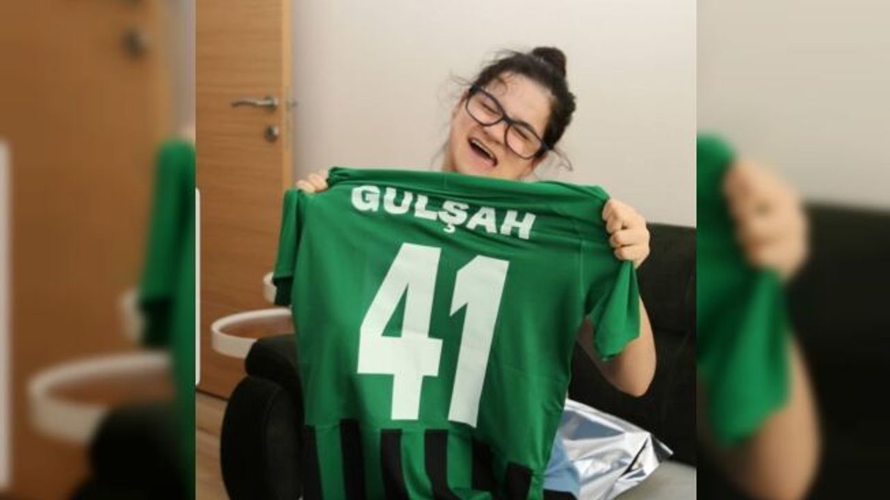 Başkan forma hediye etti: Dünyalar Gülşah'ın oldu!