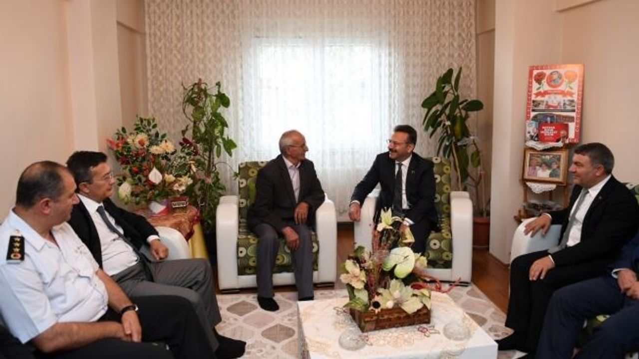 Vali Aksoy, şehit ailesini ziyaret etti