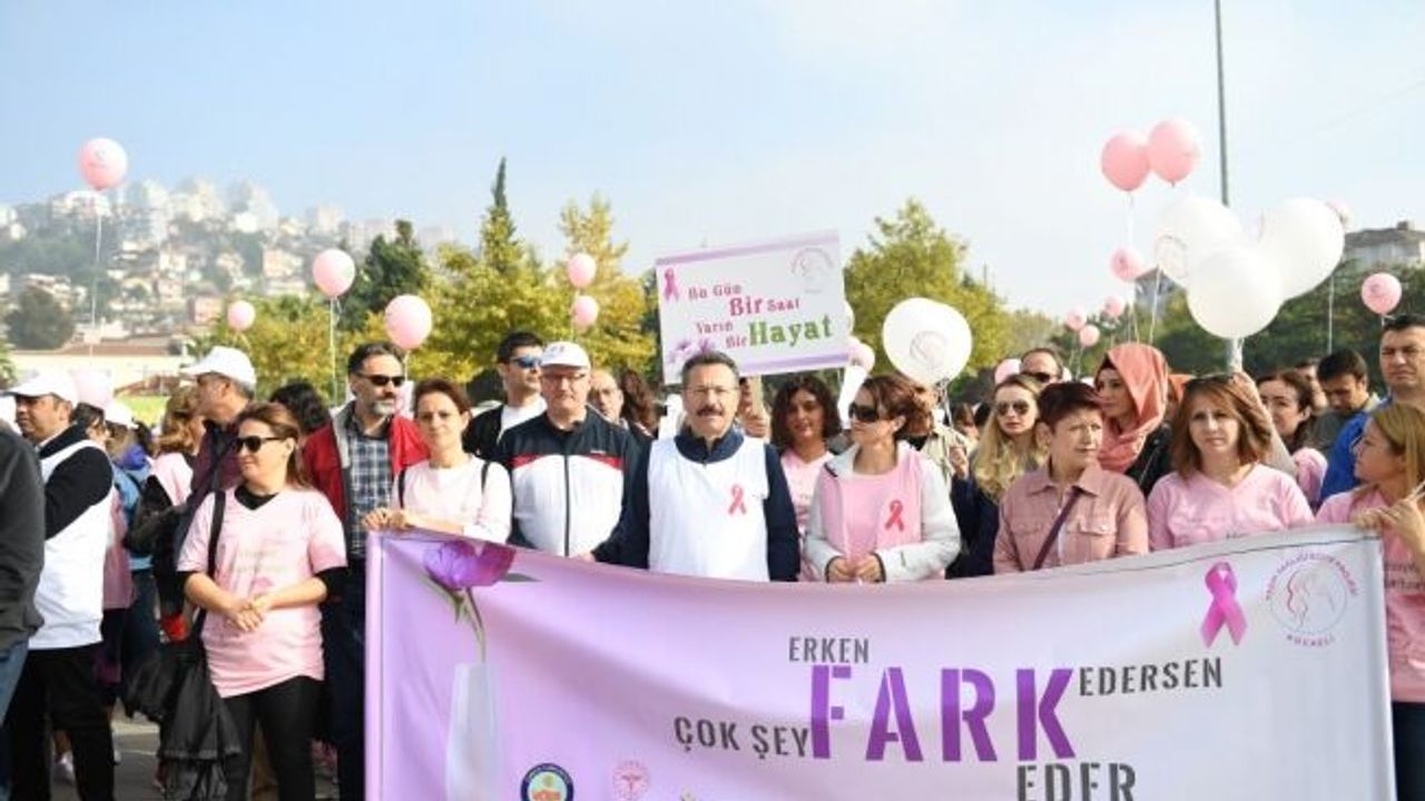 “Herkes El Ele, Meme Kanseri Güle Güle” Yürüyüşü yapıldı