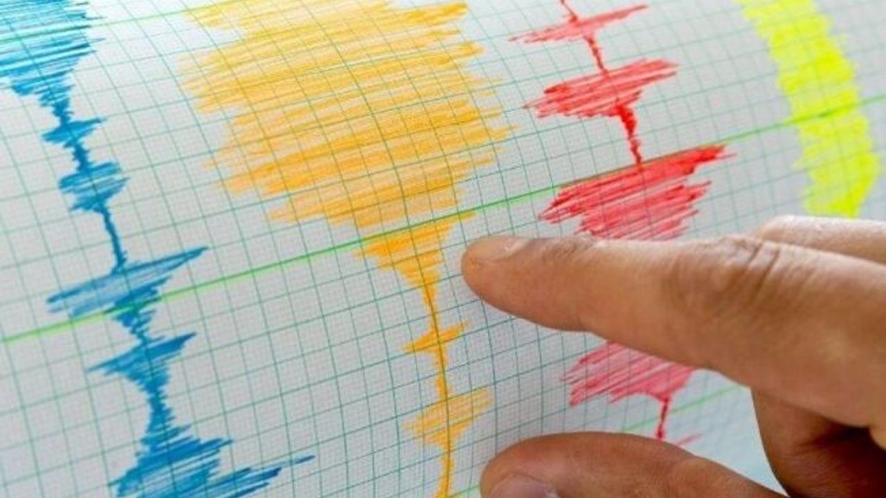 Yalova depremi korkuttu... Peşinden 20'ye yakın artçı sarsıntı daha yaşandı