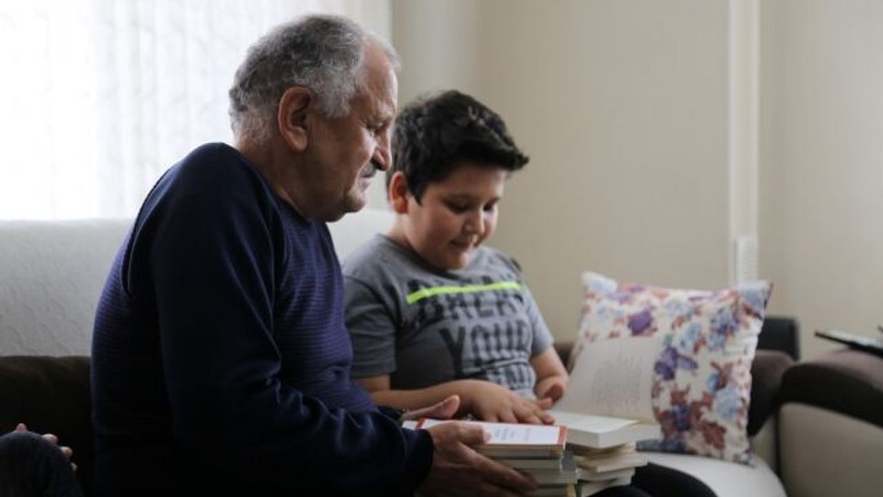 Başkan'ın gönderdiği kitaplar küçük Barış’a moral oldu