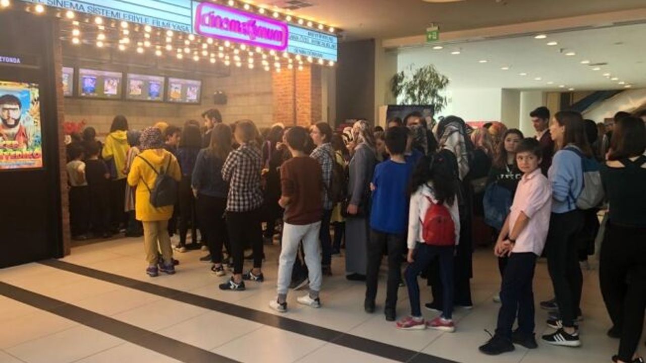 Gebze Center Cinemaximum’da Karlar Ülkesi Kuyruğu 