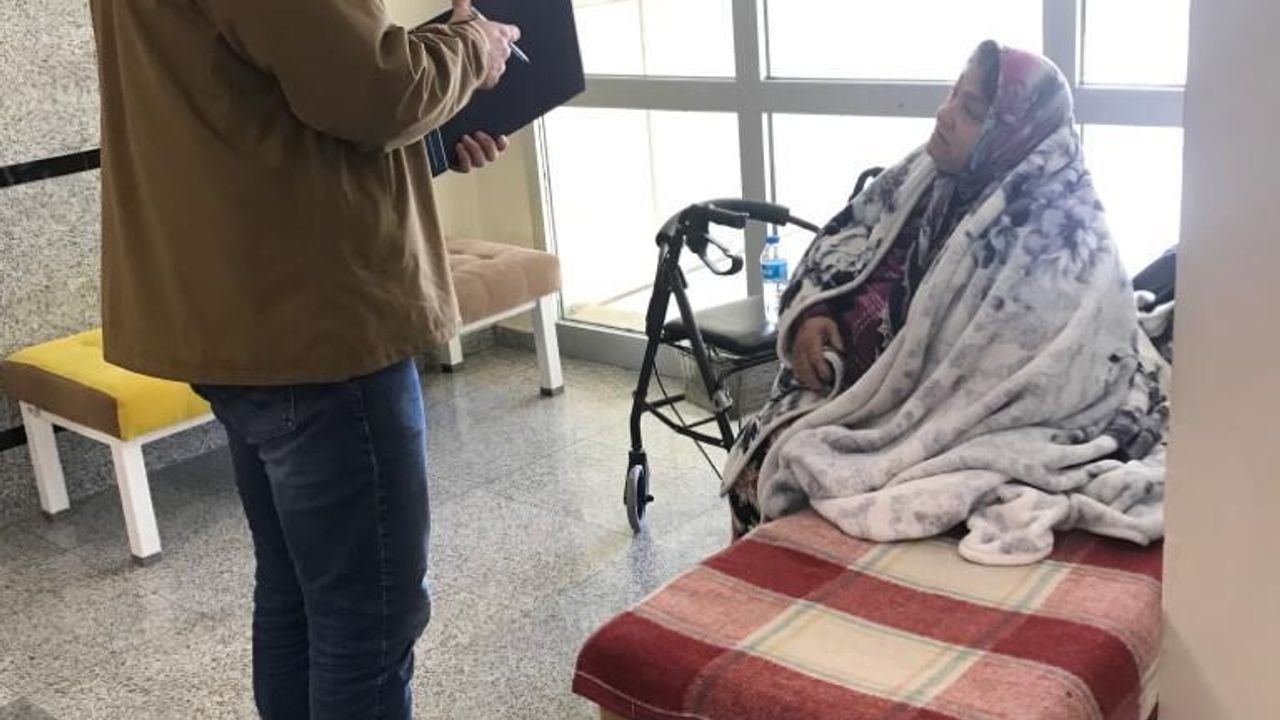 Hastanede kalan yaşlı kadına Büyükşehir sahip çıktı