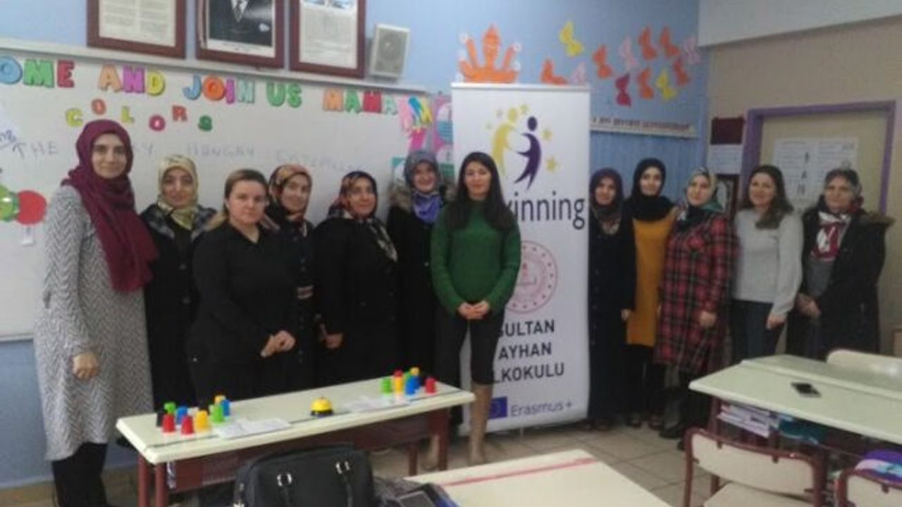 Sultan Ayhan'da Anneler de  İngilizce öğreniyor!