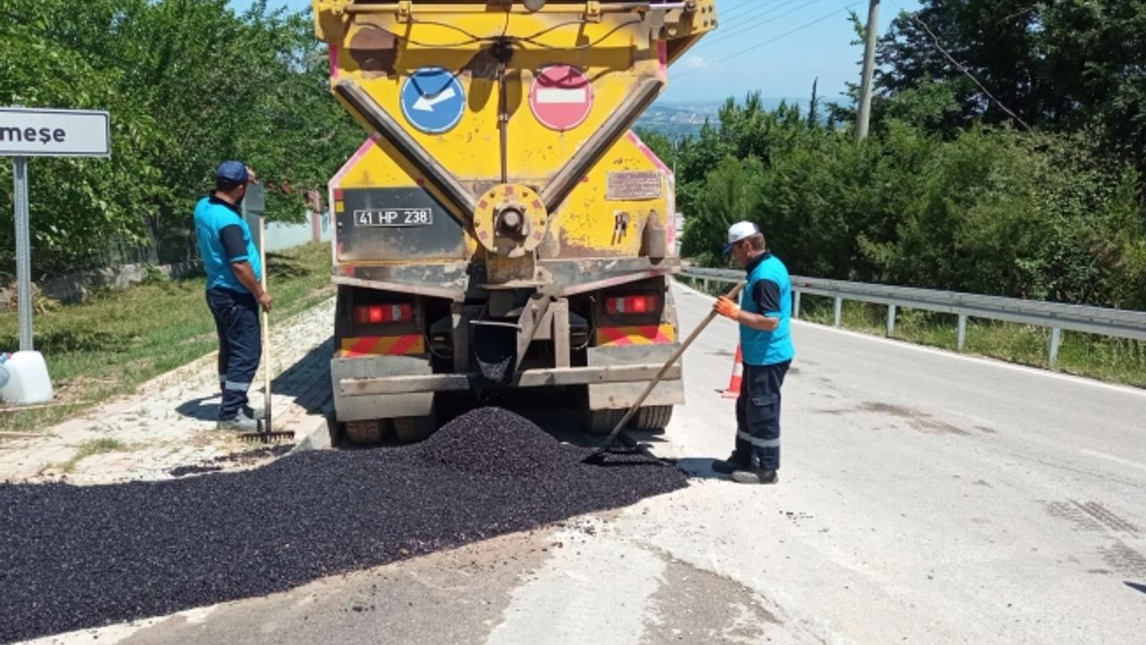 Kent genelindeki yollarda bakım ve onarımla sürüyor