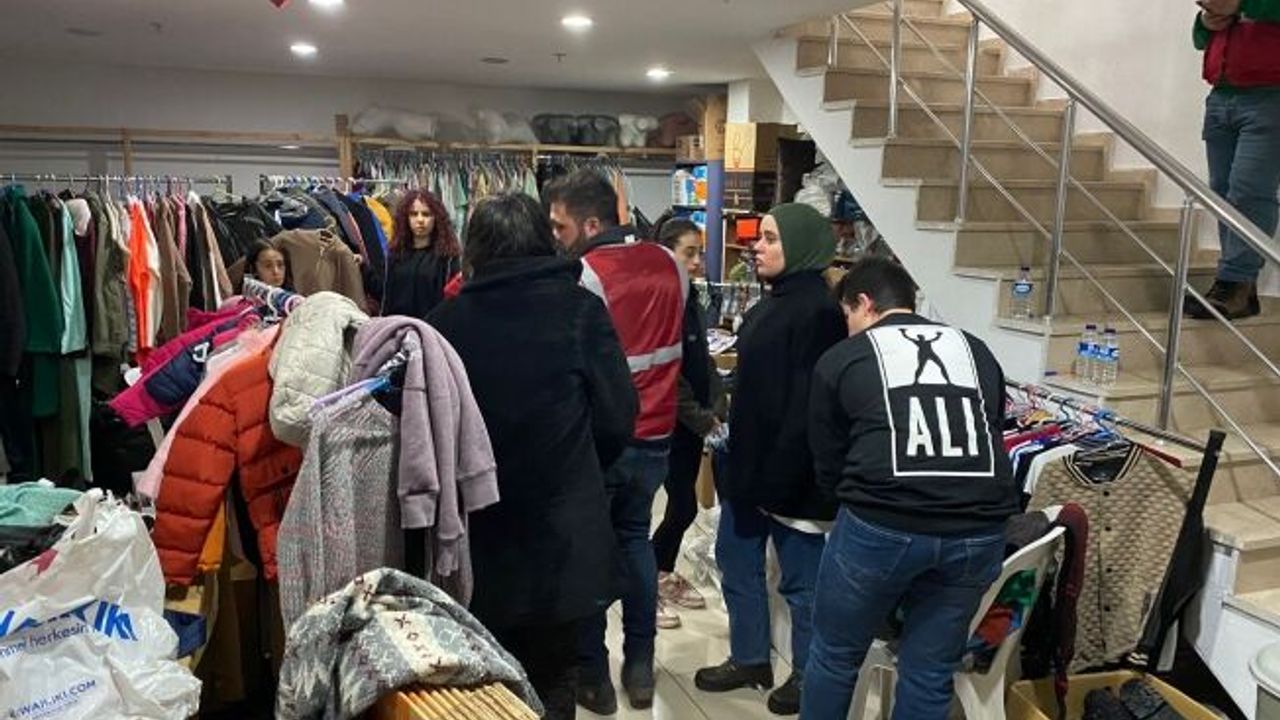 İzmit Belediyesi ilimize gelen depremzedelerin yanında