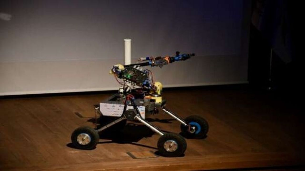 Gebze’de üniversite öğrencilerinin geliştirdiği uzay aracı tanıtıldı