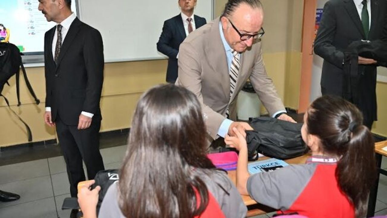 KSO’dan öğrencilere okul çantası ve kırtasiye malzemesi desteği