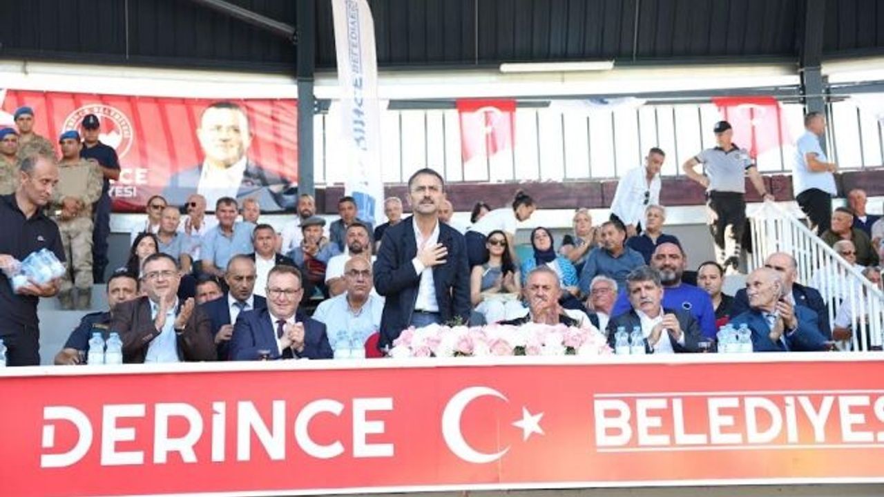 Vali Aktaş, İshakçılar yağlı pehlivan güreşlerini izledi