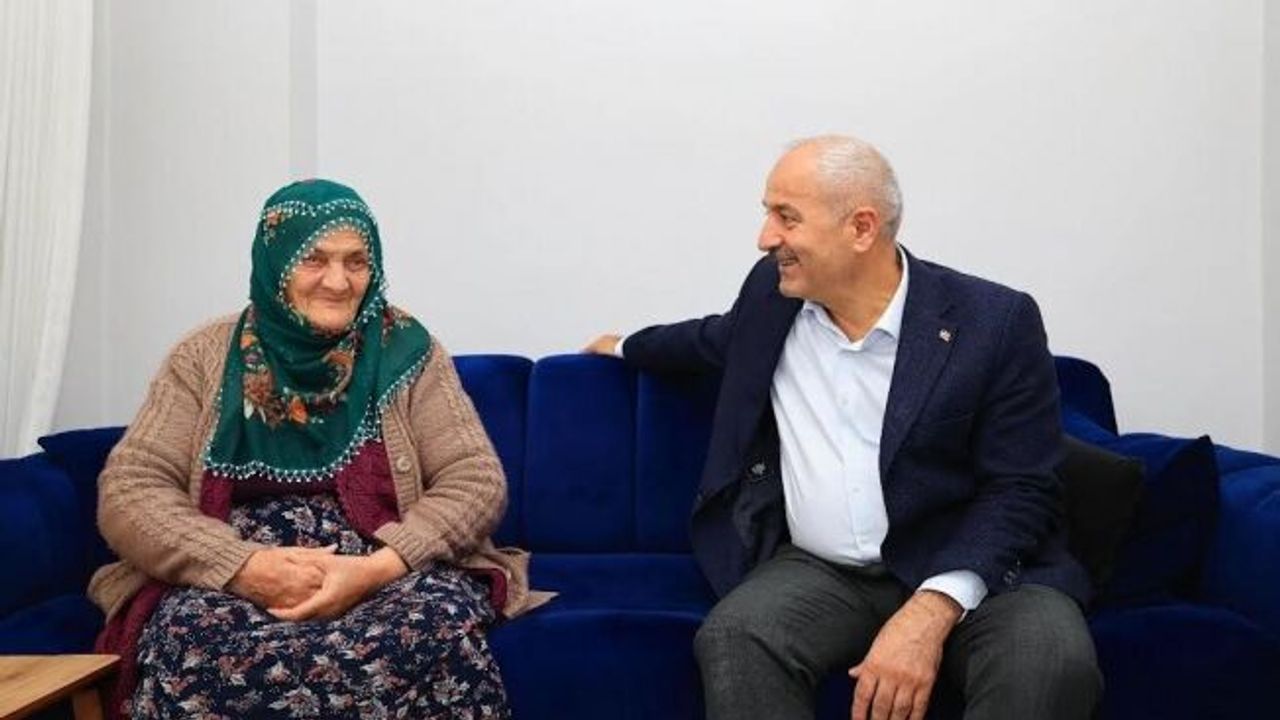 Başkan Büyükgöz, Cumhuriyet çınarını ziyaret etti