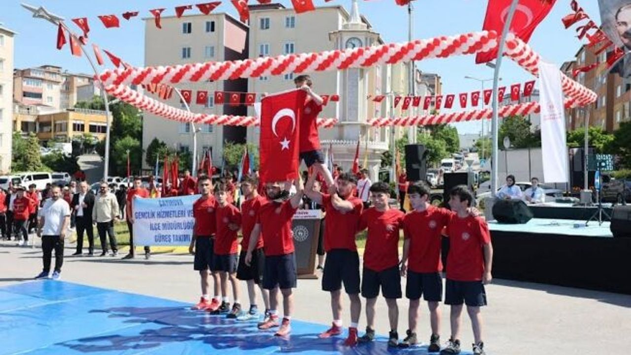 Çayırova’da 19 Mayıs dolu dolu geçti