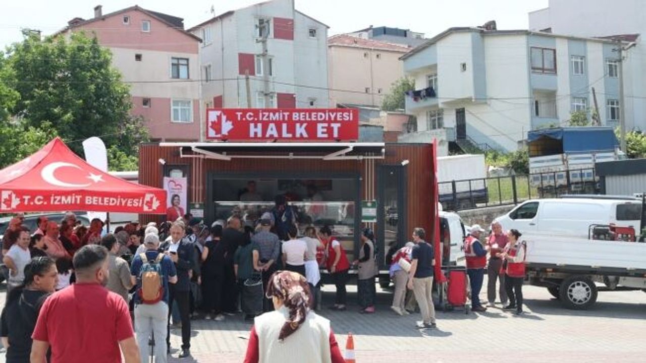 Halk Et Mobil bu kez Çayırova’da: Uygun fiyatlı et herkesin hakkı