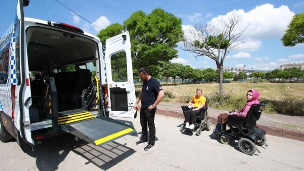 Bir rampa, iki hayat; “Engelsiz Taksi” umut oluyor