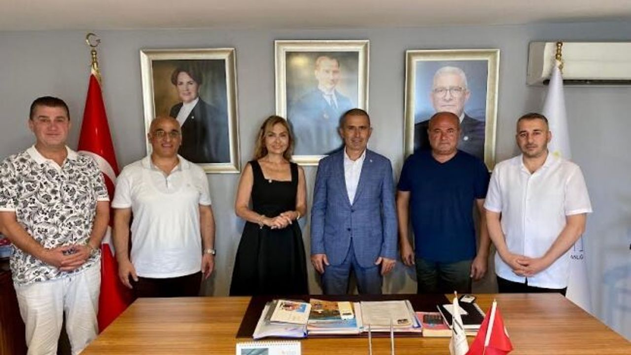 Doğru Parti eski İlçe Başkanı Sibel Edis İYİ Partiye katıldı
