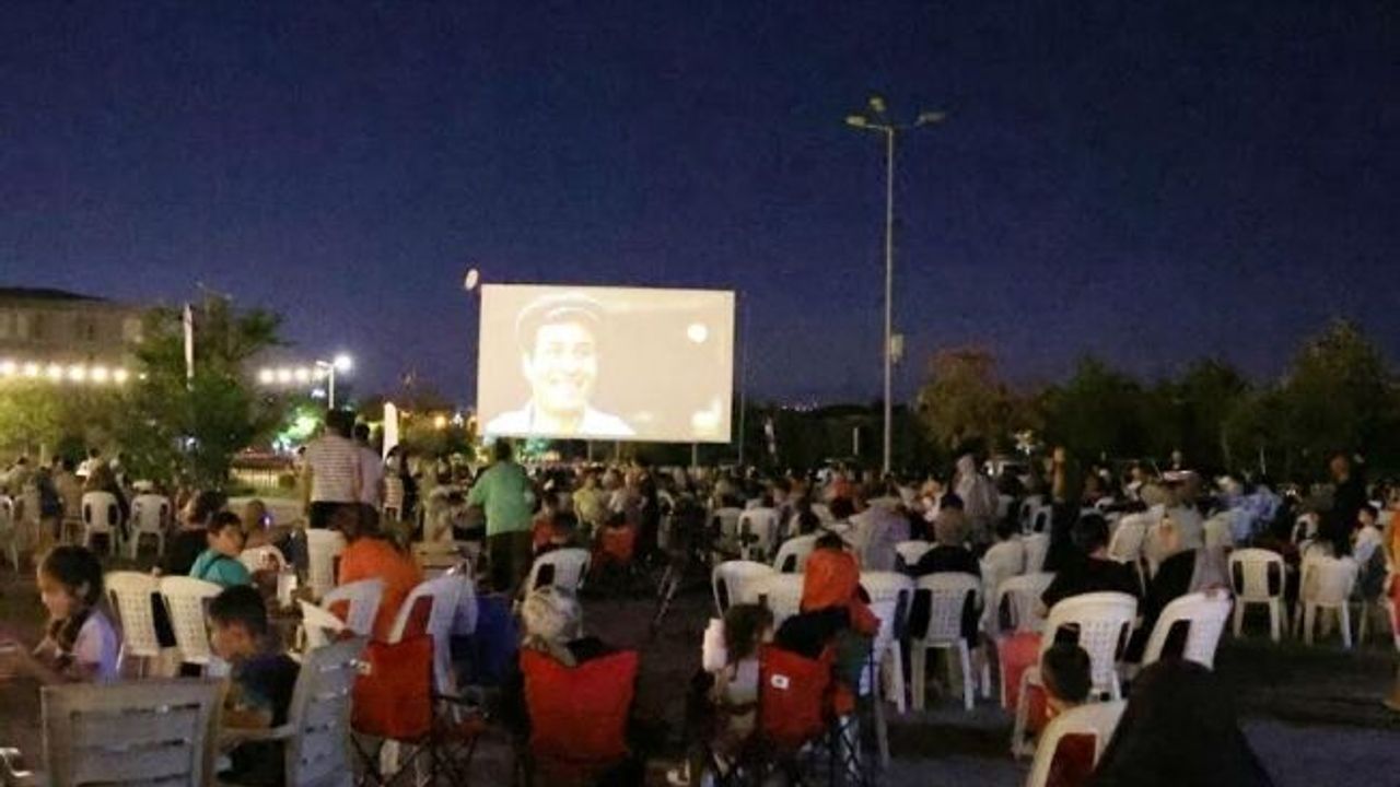 Kartepe’de Yaz akşamları açık hava sinemasıyla renkleniyor