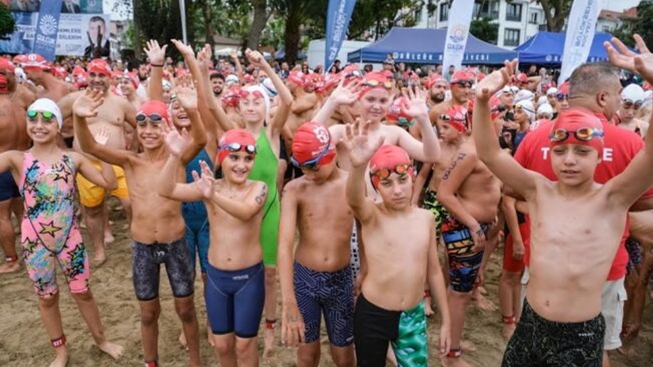 Körfezin iki yakası kulaçlarla birleşti