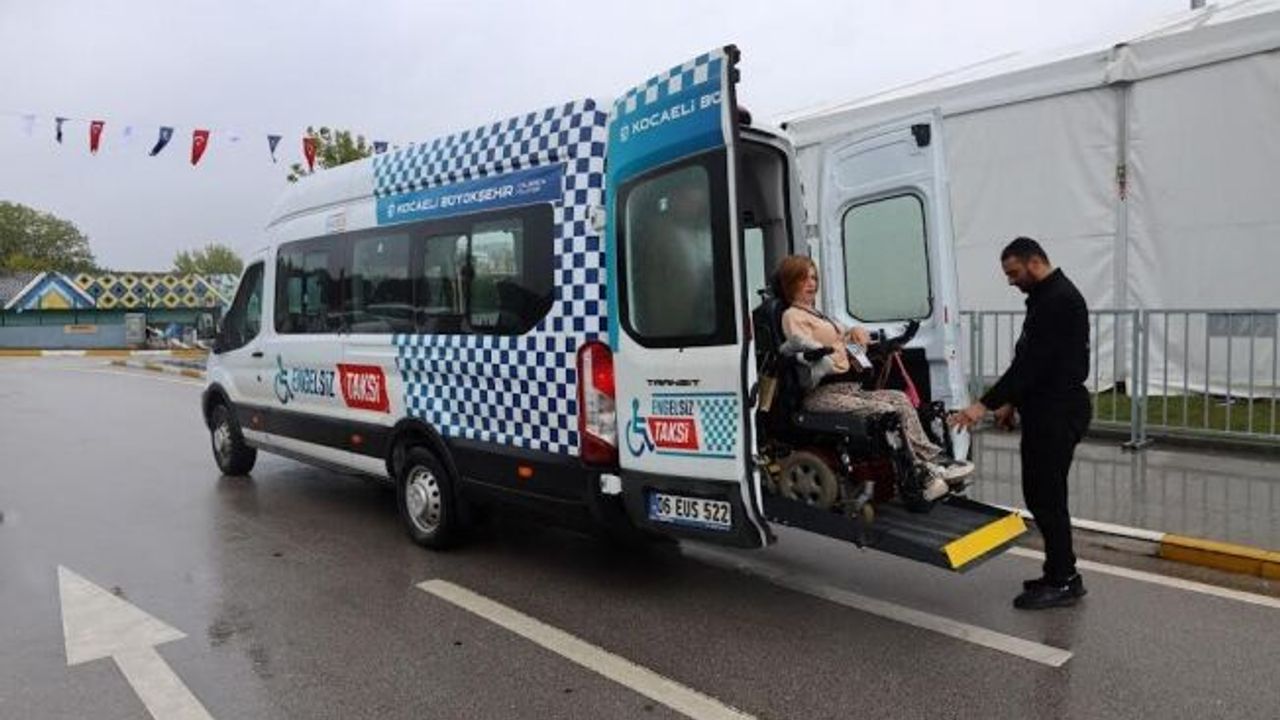 Engelsiz Taksi, Kitap Fuarı’nda da engelleri aşıyor