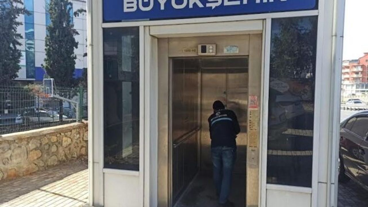 Gebze bölgesinde üst geçit asansörleri pırıl pırıl