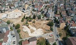 Kent meydanında çalışmalar hız kesmeden sürüyor