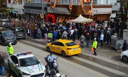 Darıca’da ücretsiz altın dağıtıldı, vatandaş kuyruğa girdi