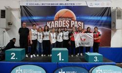 Bu turnuvada en güzel paslar kardeşliğe atıldı