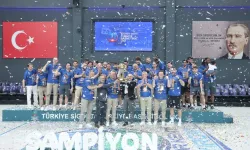 Kocaeli'de Çayırova Belediyesi, şampiyonluk kupasına kavuştu