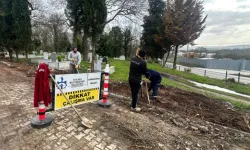 Pelitli Mezarlığı'nda tel çit ve panel uygulaması