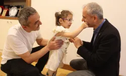 Kocaeli Çayırova'da Başkan Çiftçi, minik Lina ve ailesiyle buluştu