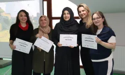 İZGİM'de anne adaylarının sertifika sevinci