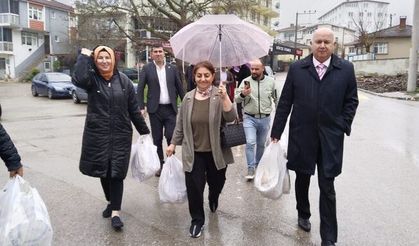 İYİ Partili Yüksel Ercan’ı sağanak yağışta durduramadı