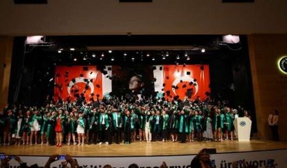 Kocaeli Üniversitesi İletişim Fakültesi'nin mezuniyet heyecanı