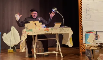 Gölcük'te Kütüphaneler Haftası'nda öğrencilere tiyatro keyfi