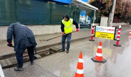 Kocaeli'de mazgallar tek tek temizleniyor