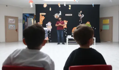 Veteriner olmak isteyen Çayıovalı minikler sokak hayvanları hakkında bilgi aldı