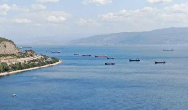 İzmit Körfezi'nde gemi yoğunluğu