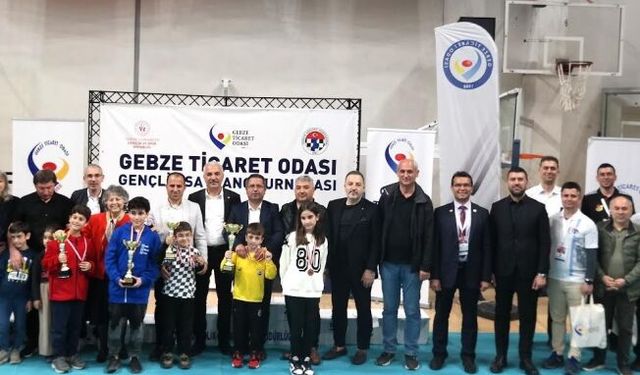 Gebze’de gençler satrançta buluştu