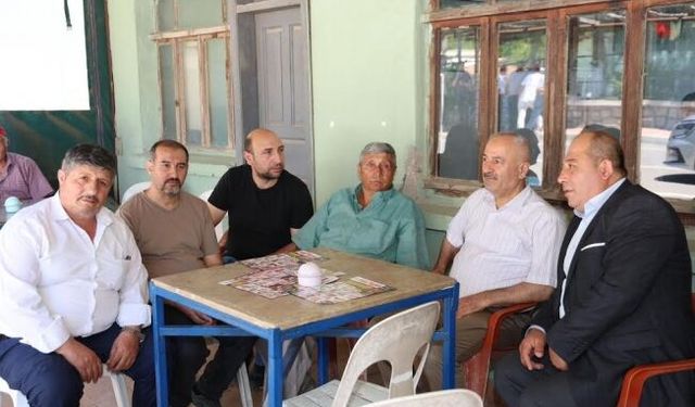 Büyükgöz, Kargalı sakinleriyle çay sohbeti yaptı