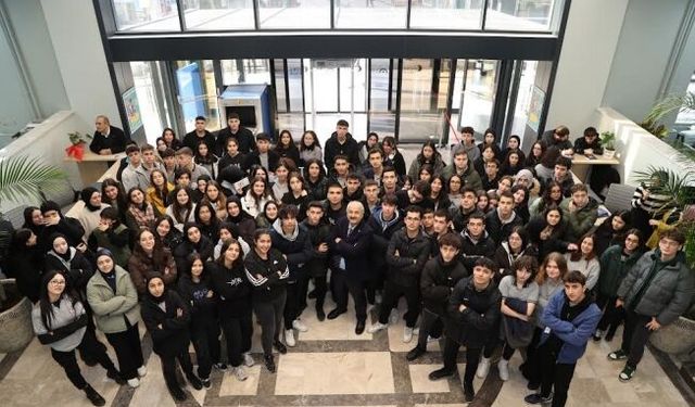 Gebze Belediyesi’nden üniversiteli gençlere destek