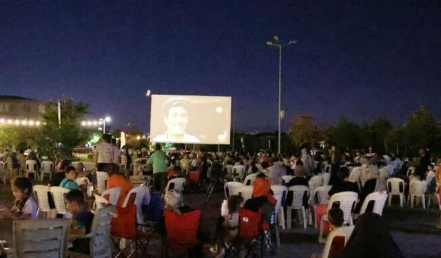 Kartepe’de Yaz akşamları açık hava sinemasıyla renkleniyor