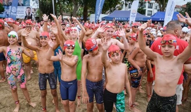 Körfezin iki yakası kulaçlarla birleşti