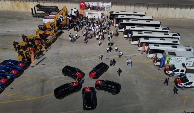Gebze Belediyesi 32 yeni aracı törenle hizmete aldı