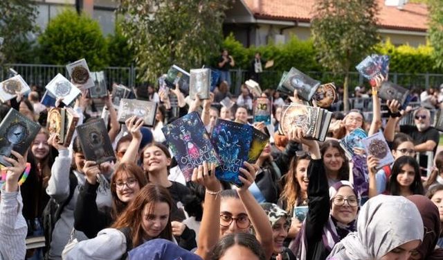 Kocaeli Kitap Fuarı’nda kitap aşkı kuyruklara sığmadı