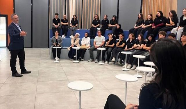 Kütüphane buluşmalarında tarihe yolculuk