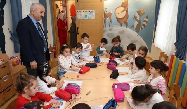 Başkan Büyükgöz, Güzide kreş’te Öğretmenler ünü’nü kutladı
