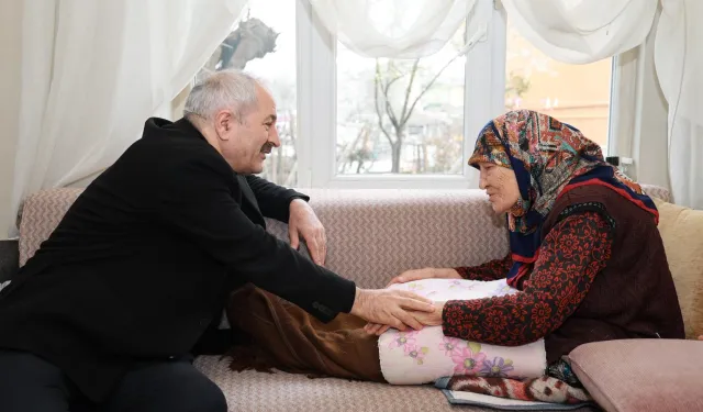 Kocaeli Gebze'de 100 yaşındaki Hesna Teyzeye ziyaret