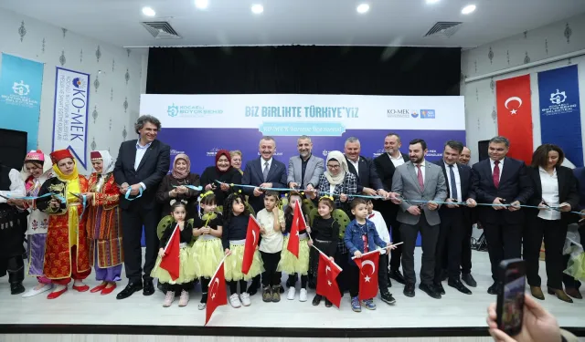 KO-MEK yıl sonu sergileri Kartepe'de başladı