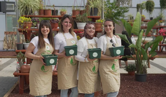 Çayırova'da çilek ekimleri gerçekleştirildi