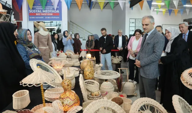 Çayırova'da el sanatları görücüye çıktı