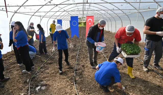 Kocaeli'de çocuklar toprakla buluştu